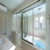 Mẫu vách tắm kính đẹp tinh tế khiến phòng tắm lên đời