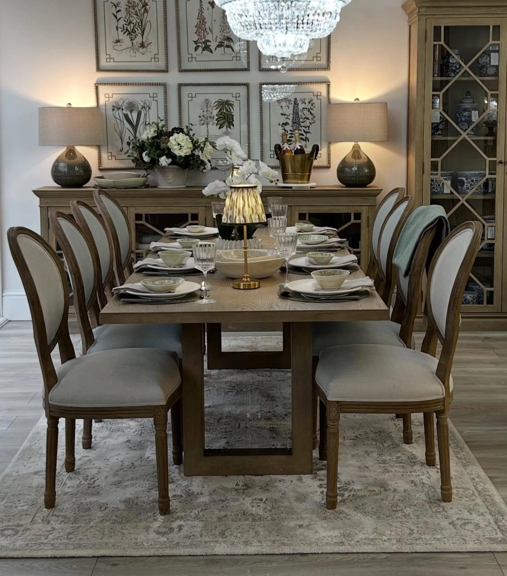 Không gian phòng bếp nhỏ xinh với bàn ăn đẹp cho nhà chung cư