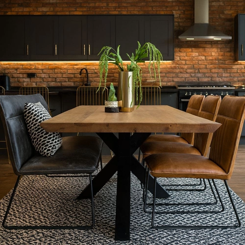 Mẫu bàn ăn gỗ giá rẻ phù hợp cho căn hộ nhỏ