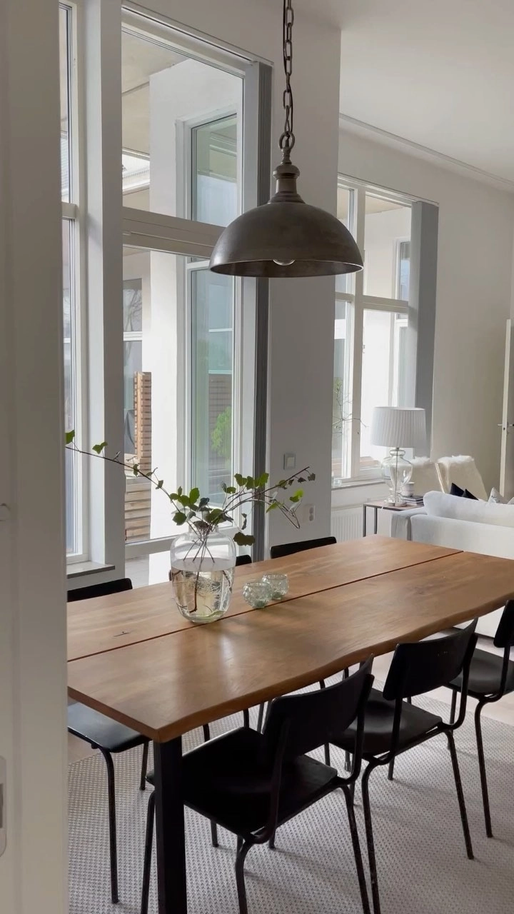 Bộ bàn ăn gỗ 4 ghế nhỏ gọn tiết kiệm diện tích