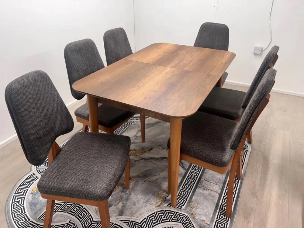 Bàn ăn gỗ cao su màu cánh gián giá rẻ