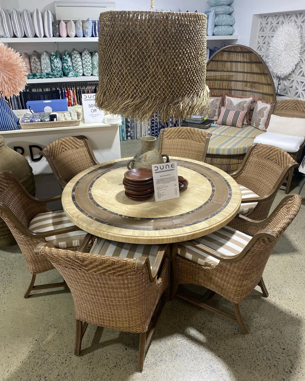 Bộ bàn ăn mặt đá ceramic chống xước thiết kế hiện đại