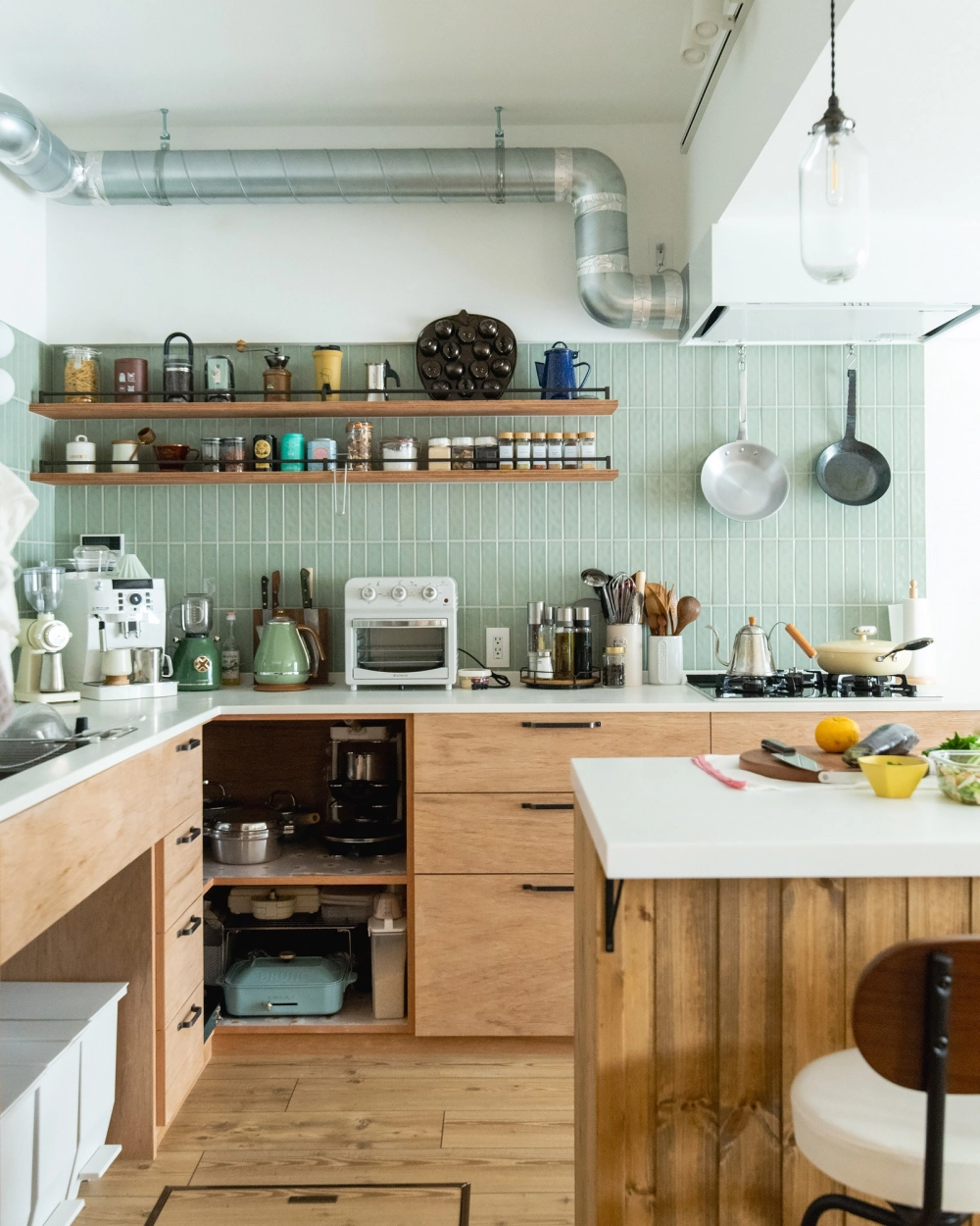 Tối ưu không gian lưu trữ bằng kệ góc liên hoàn cho bếp chữ l