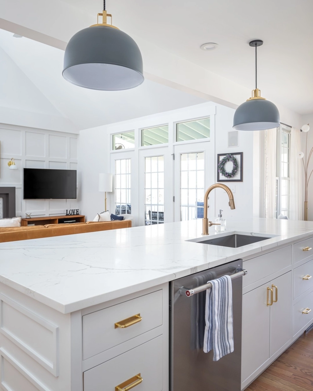 Bố trí phong thủy phòng khách liền bếp hợp mệnh gia chủ