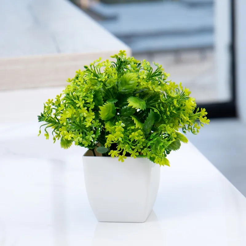 Ảnh cây giả trang trí phong cách Bắc Âu thanh lịch