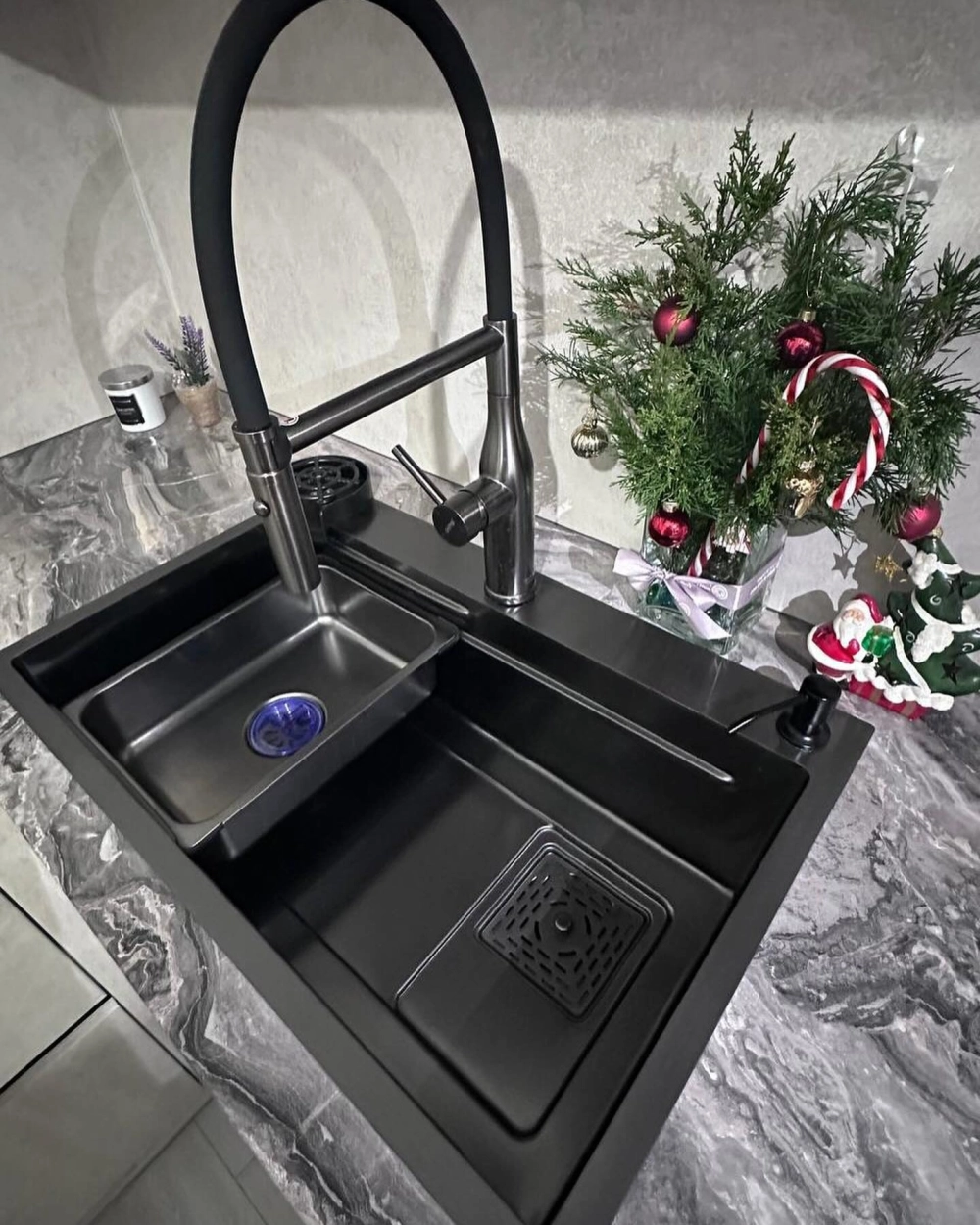 Vòi rửa bát dây rút mạ chrome sáng bóng