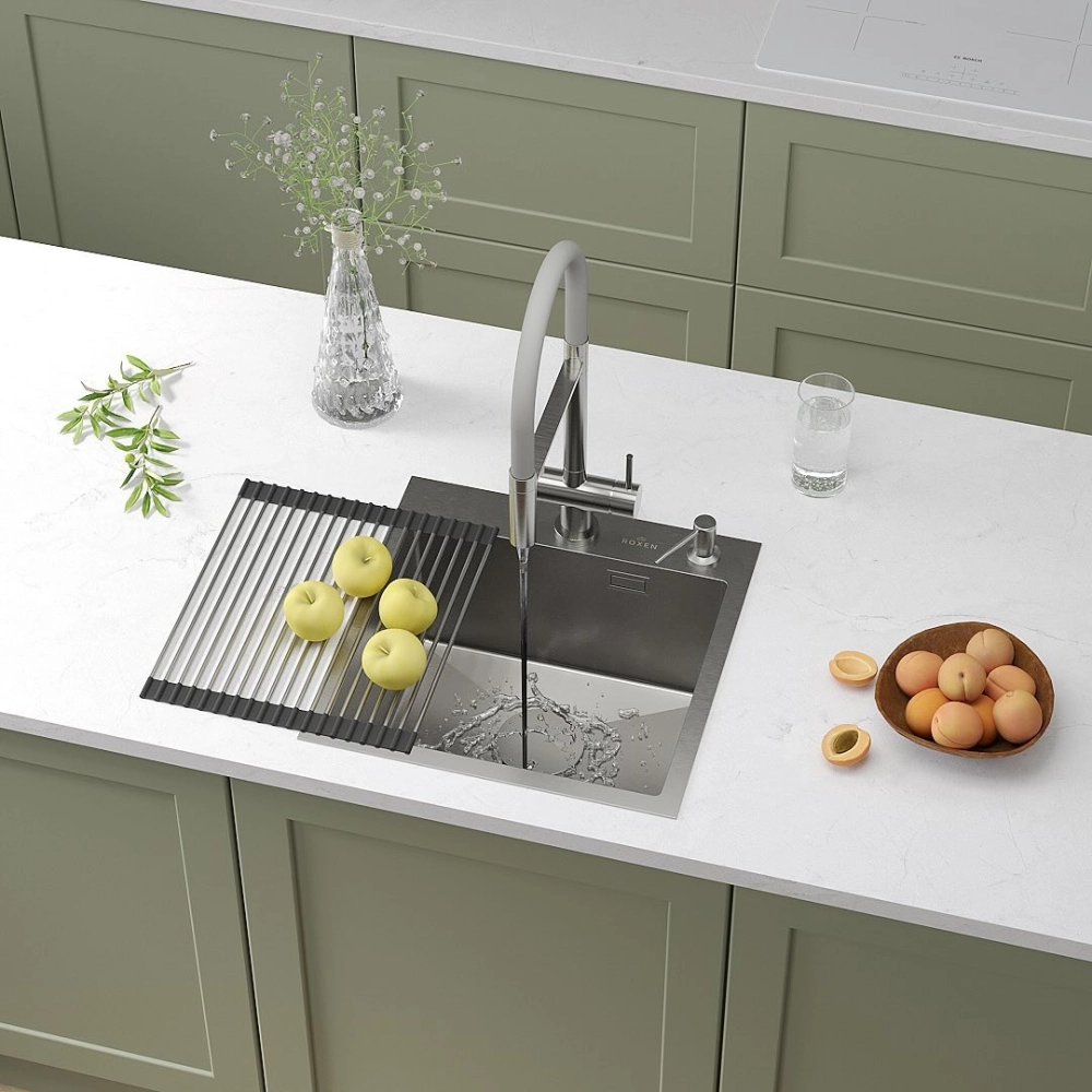 Vòi rửa bát màu đen mờ sang trọng và hiện đại