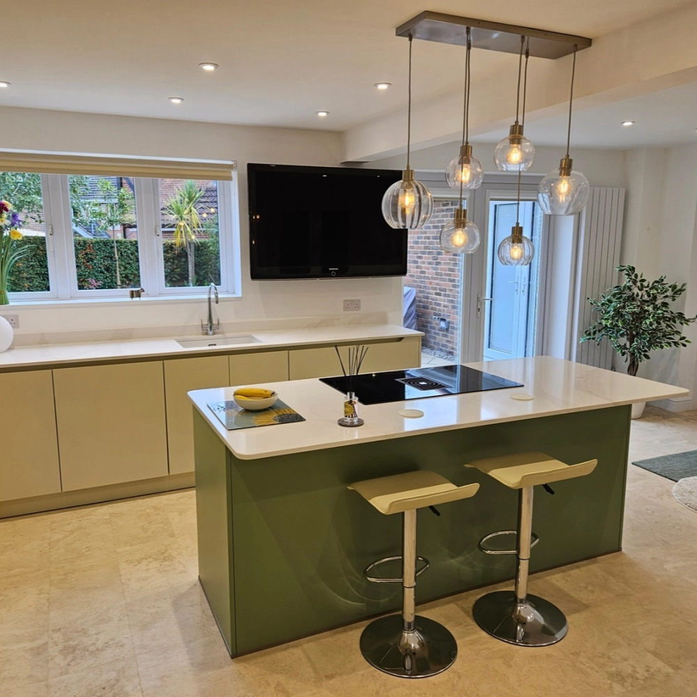 Đảo bếp có chậu rửa giúp sơ chế thực phẩm nhanh chóng