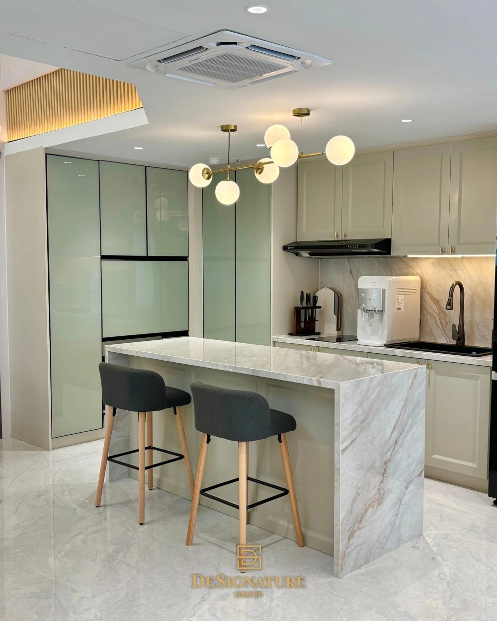 Phong cách quý phái với mẫu đảo bếp tân cổ điển