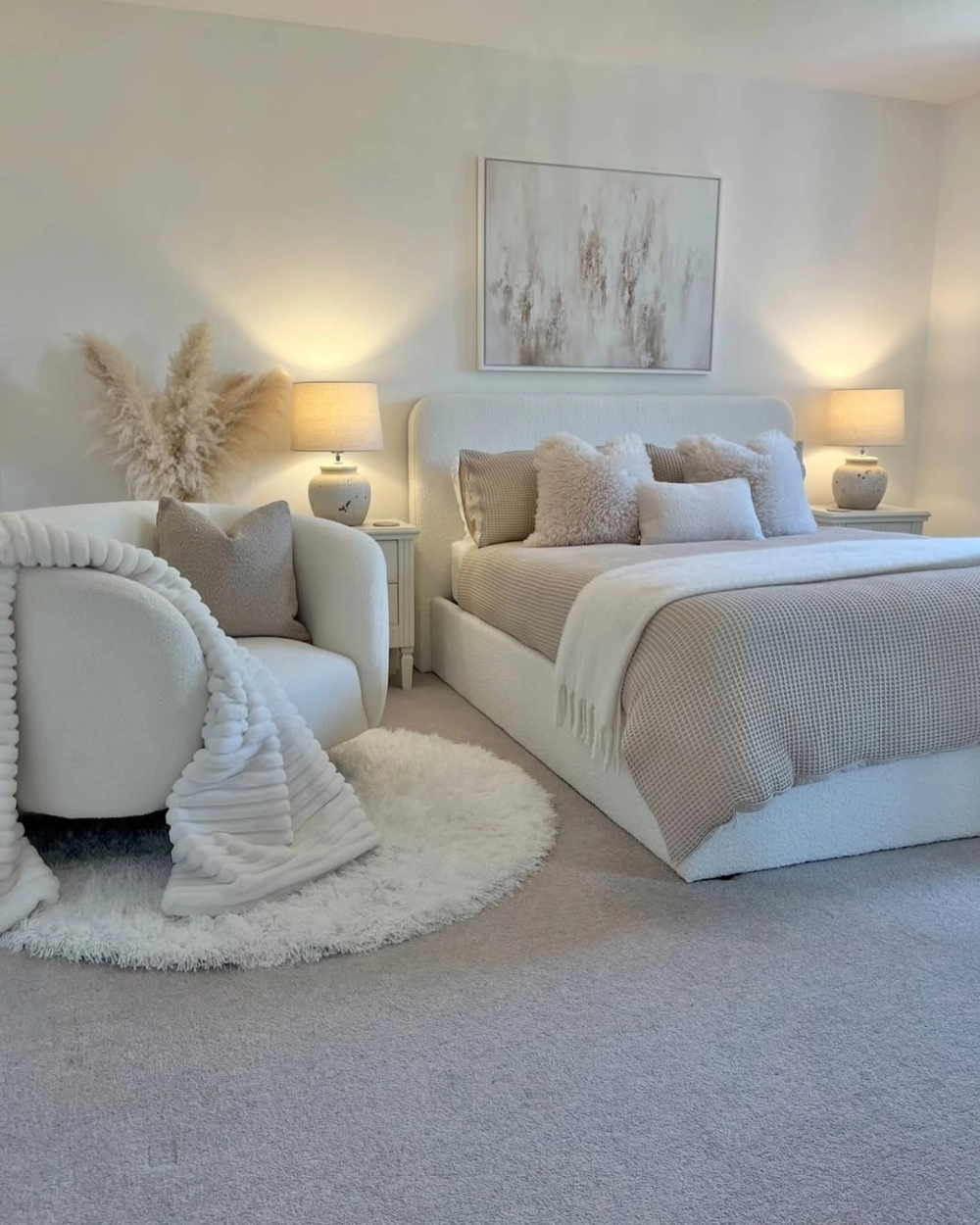 Phong cách decor phòng ngủ không giường sử dụng pallet gỗ thông