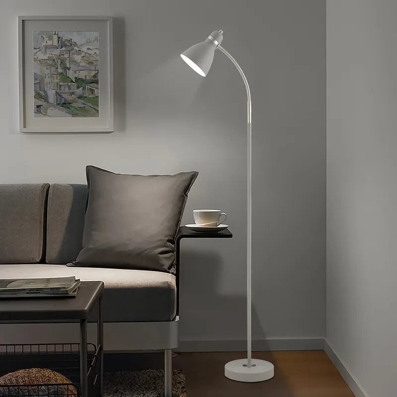 Cập nhật ảnh đèn cây đứng xu hướng mới cho căn hộ hiện đại