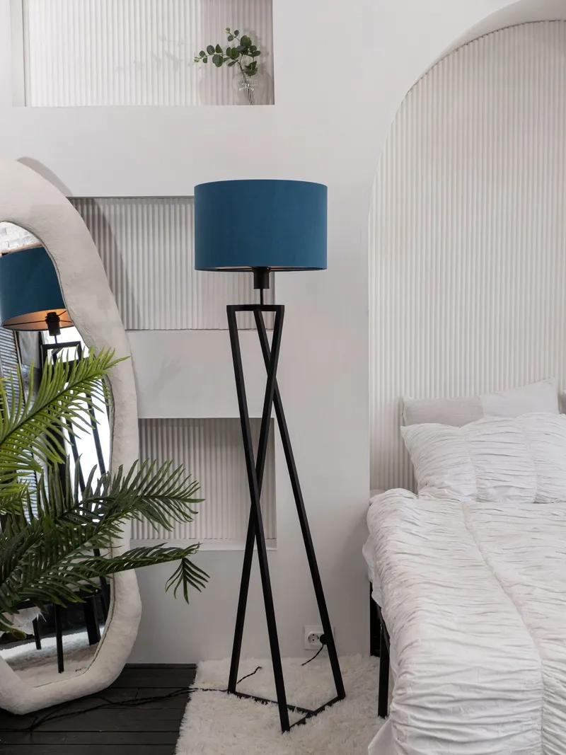 Tham khảo ảnh đèn cây đứng cho căn hộ thêm phần sang trọng