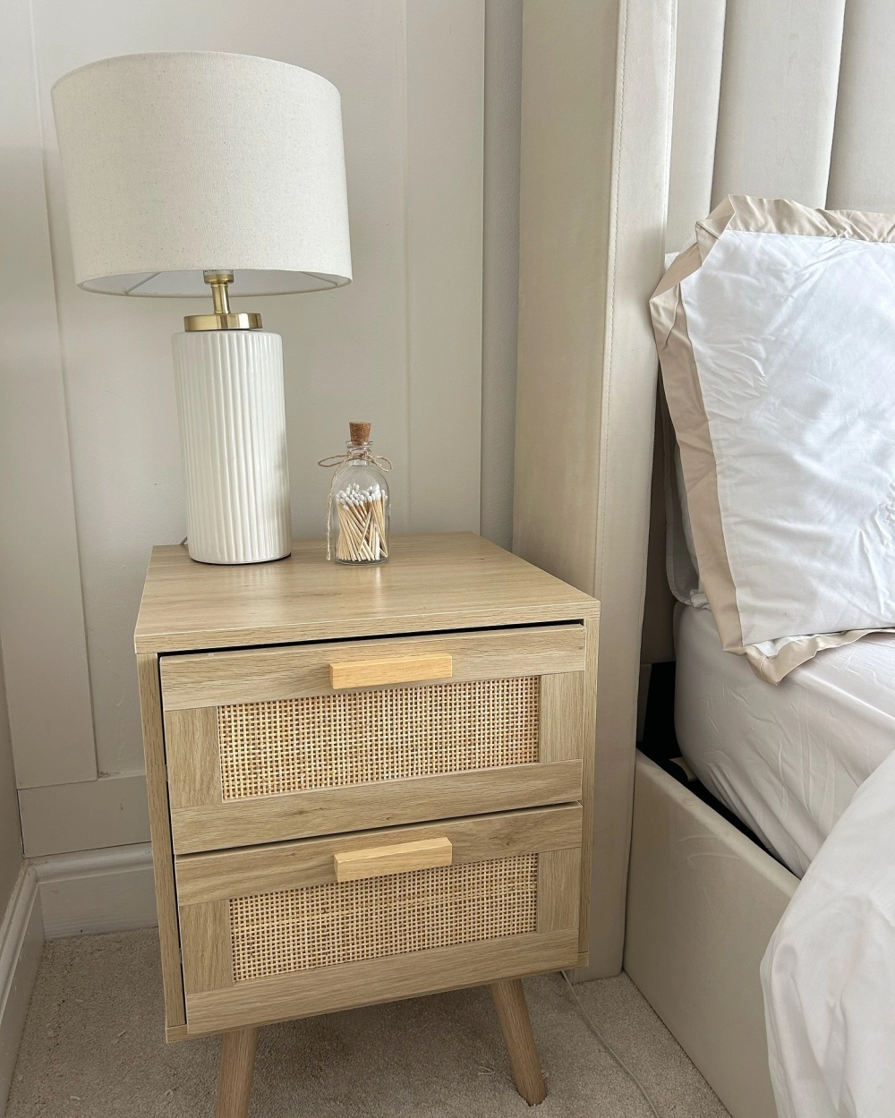 Đèn ngủ treo tường hiện đại phong cách bắc âu