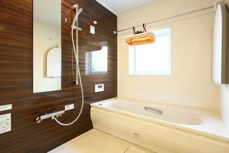 Đèn sưởi nhà tắm cho gia đình ấm áp tiện nghi