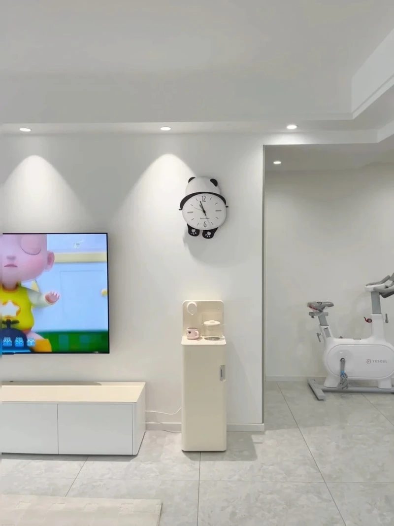 Phong cách tinh tế nhờ đồng hồ treo tường hiện đại