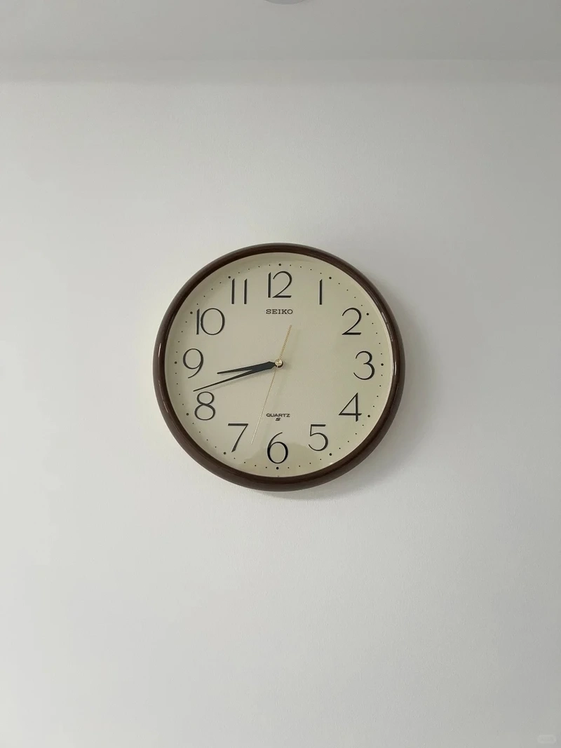 Hài hòa nội thất cùng đồng hồ treo tường nội thất phòng khách