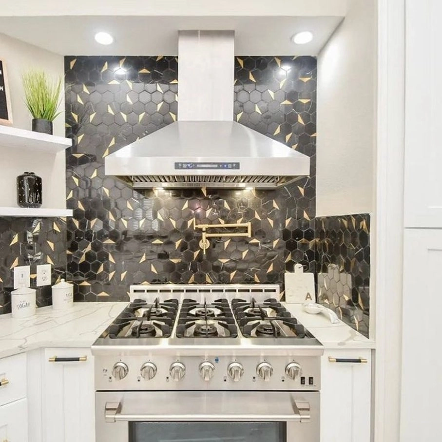 Mẫu gạch ốp bếp màu xanh rêu cổ điển và trầm mặc