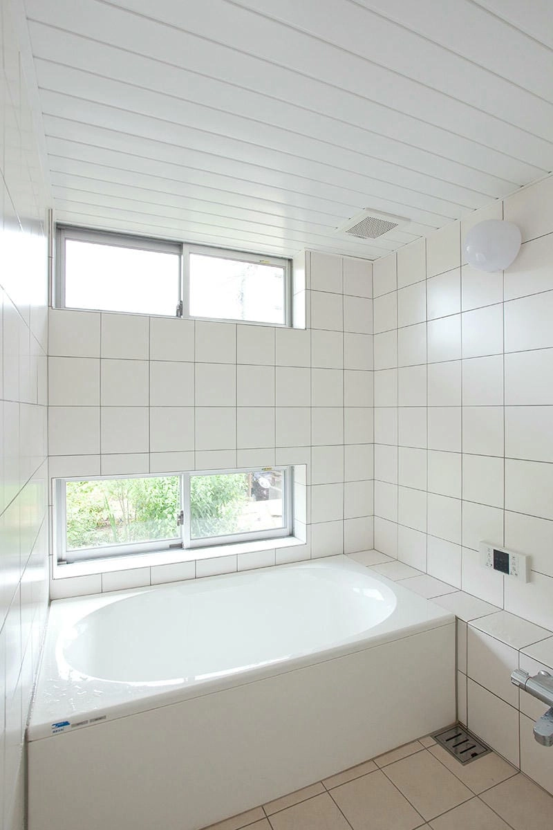 Gạch toilet đa dạng phong cách hiện đại