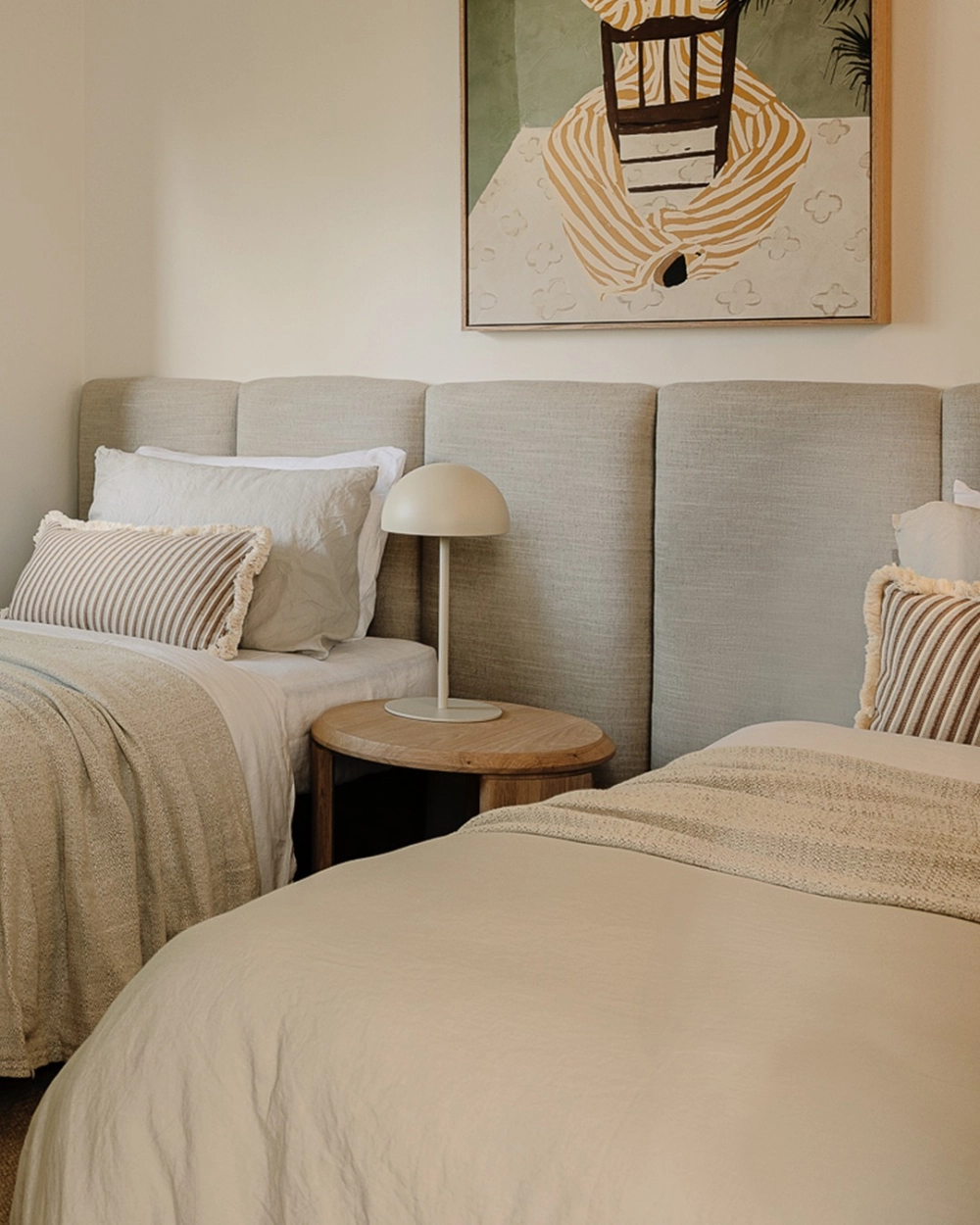 Mẫu giường bọc nỉ hiện đại màu xám ghi cho phòng ngủ nhỏ