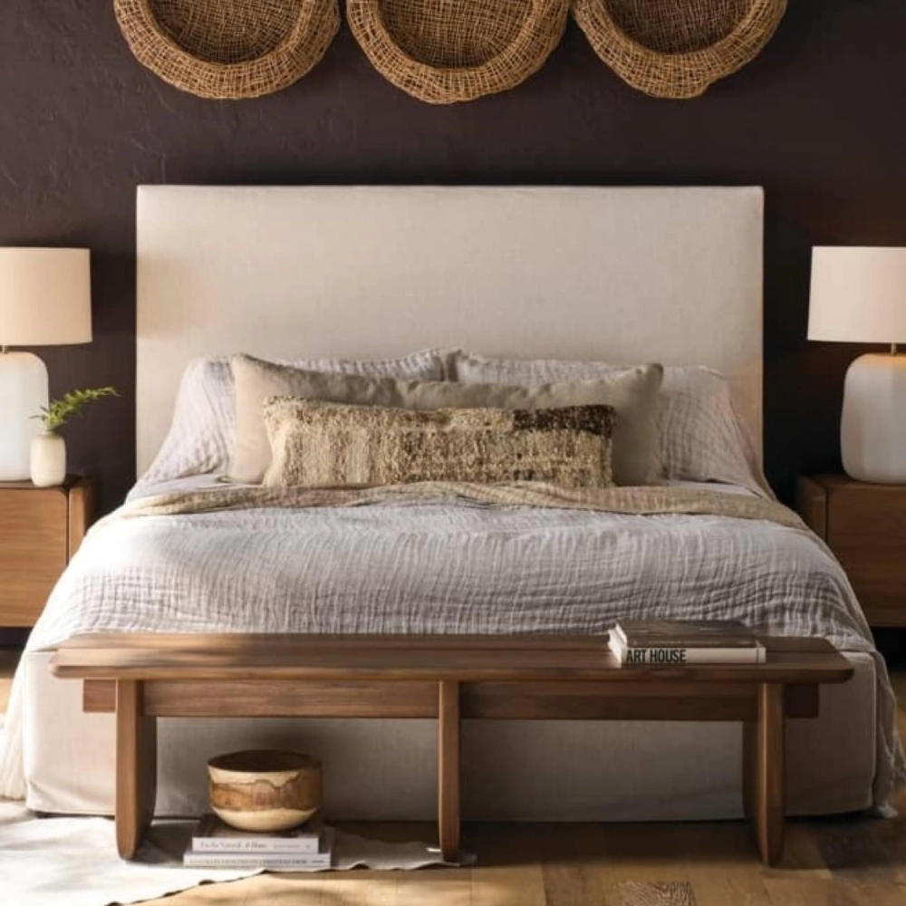 So sánh giường bọc nỉ và bọc da trong thiết kế nội thất