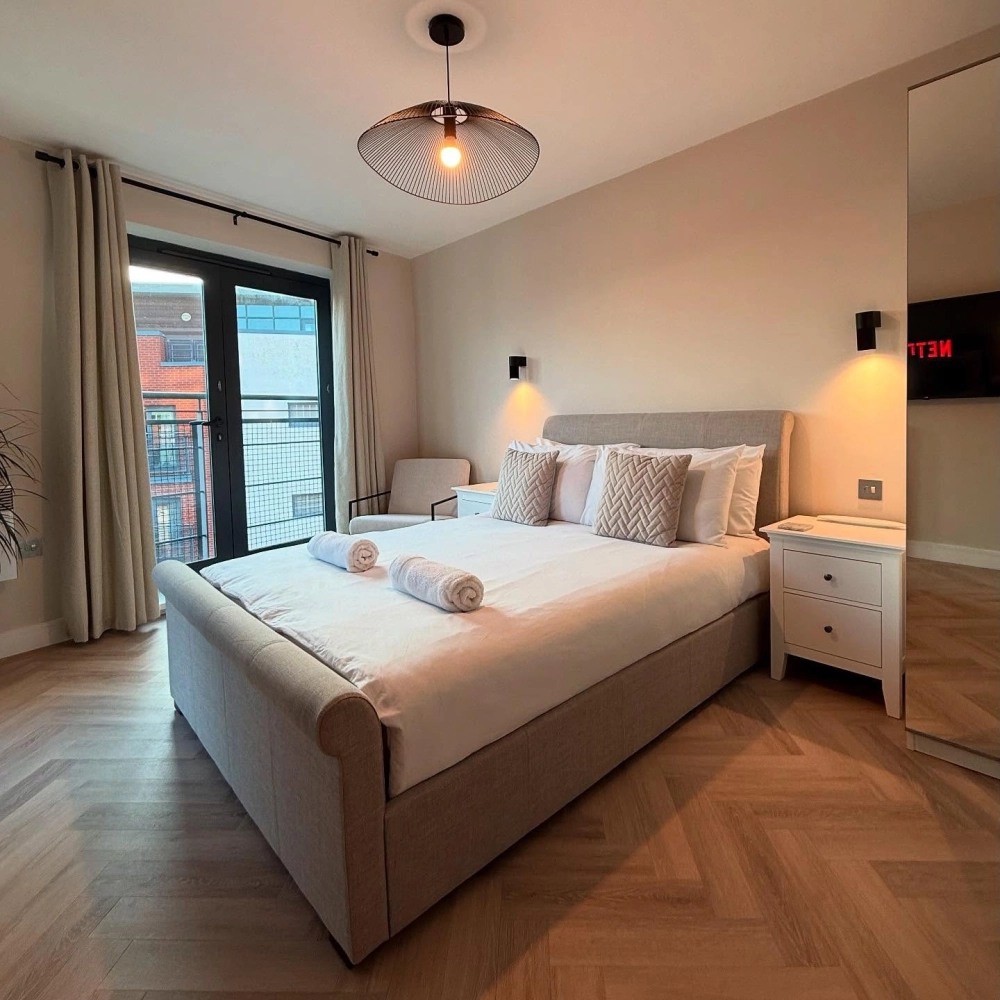 Hình ảnh xưởng đóng giường ngủ đẹp theo yêu cầu