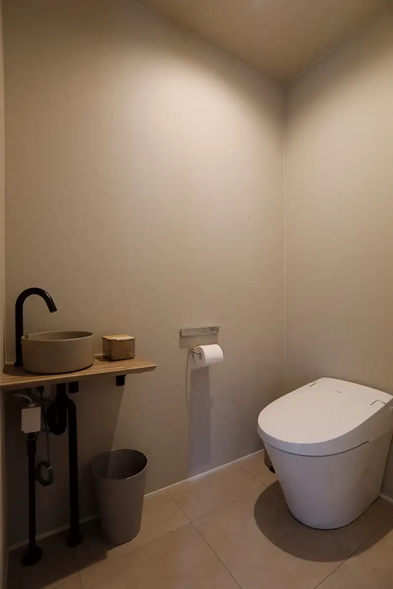 Không gian nhà tắm đẹp thoáng sáng hài hòa