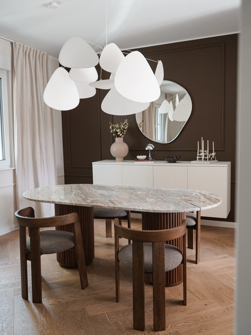 Không gian phòng ăn biệt thự đẳng cấp với nội thất cao cấp