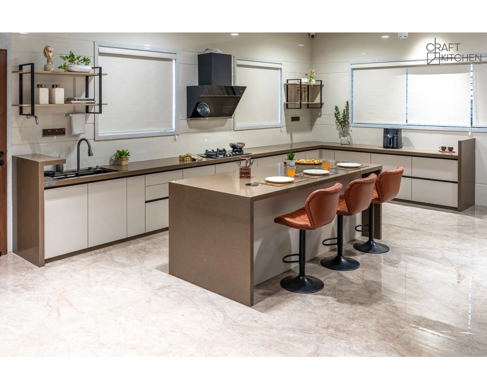 Lắp đặt gương trang trí phòng ăn tạo hiệu ứng mở rộng không gian