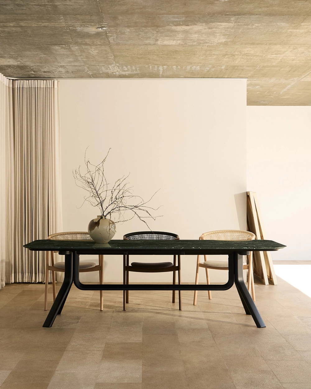 Lựa chọn bộ bàn ghế phòng ăn đẹp phù hợp với diện tích phòng