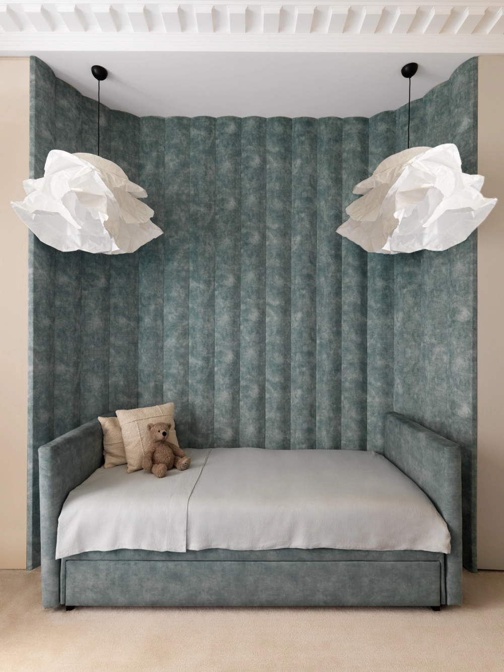 Mẫu phòng ngủ bé trai 10 tuổi với góc học tập ngăn nắp