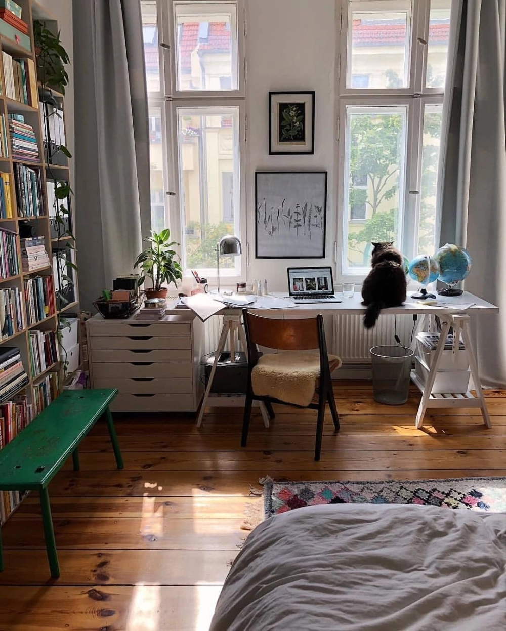 Phong cách phòng ngủ chill màu đen huyền bí đầy cá tính và cuốn hút