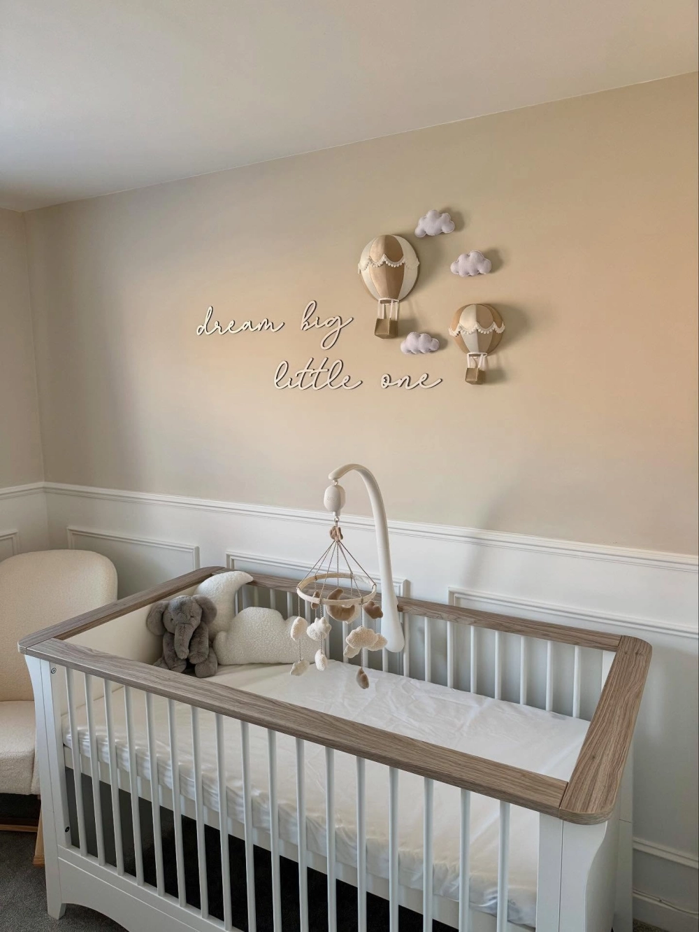 Thiết kế tủ quần áo trẻ em âm tường giúp tiết kiệm diện tích tối đa