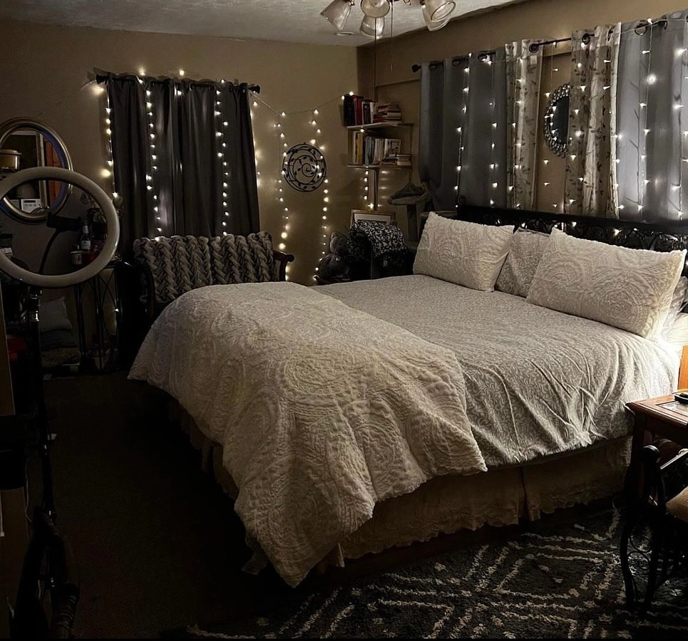 Gợi ý màu sơn phòng ngủ vợ chồng đẹp tone xanh pastel dịu mát