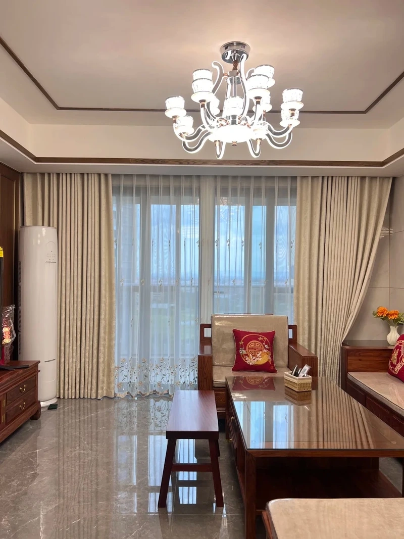 Tối ưu diện tích nhờ rèm cửa phòng khách chung cư