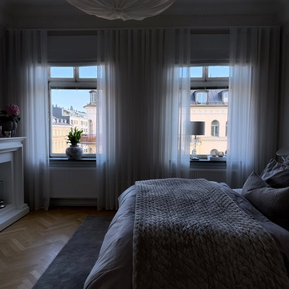 Chất liệu rèm phòng ngủ chống nắng cách nhiệt hiệu quả mùa hè