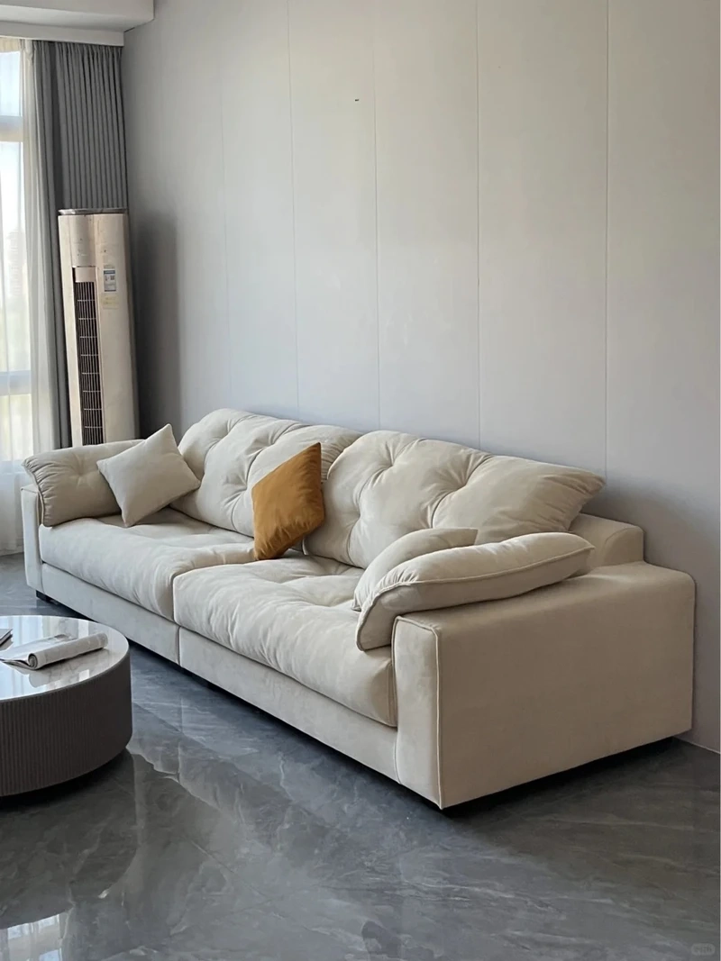 Không gian tinh tế cùng sofa nỉ sang trọng