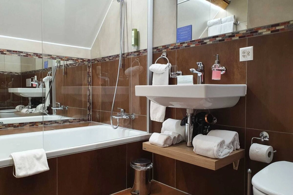 Thiết kế phòng tắm cho gia đình tiện lợi an toàn