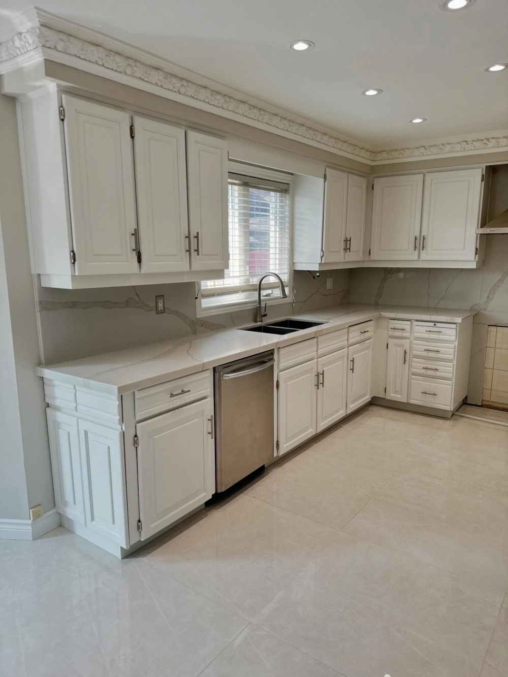 Tham khảo mẫu tủ bếp đẹp giá dưới 15 triệu đầy đủ công năng