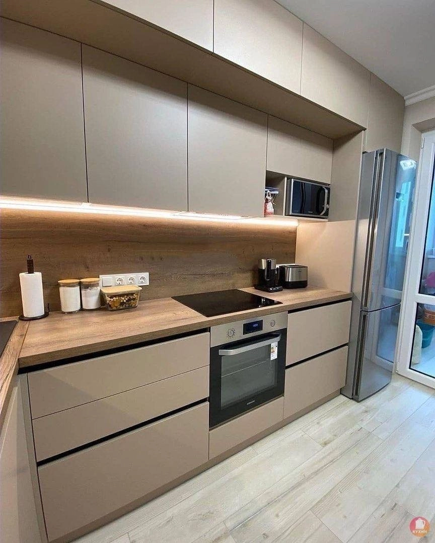 Cận cảnh bề mặt tủ bếp nhựa giả vân đá đen huyền bí và độc đáo