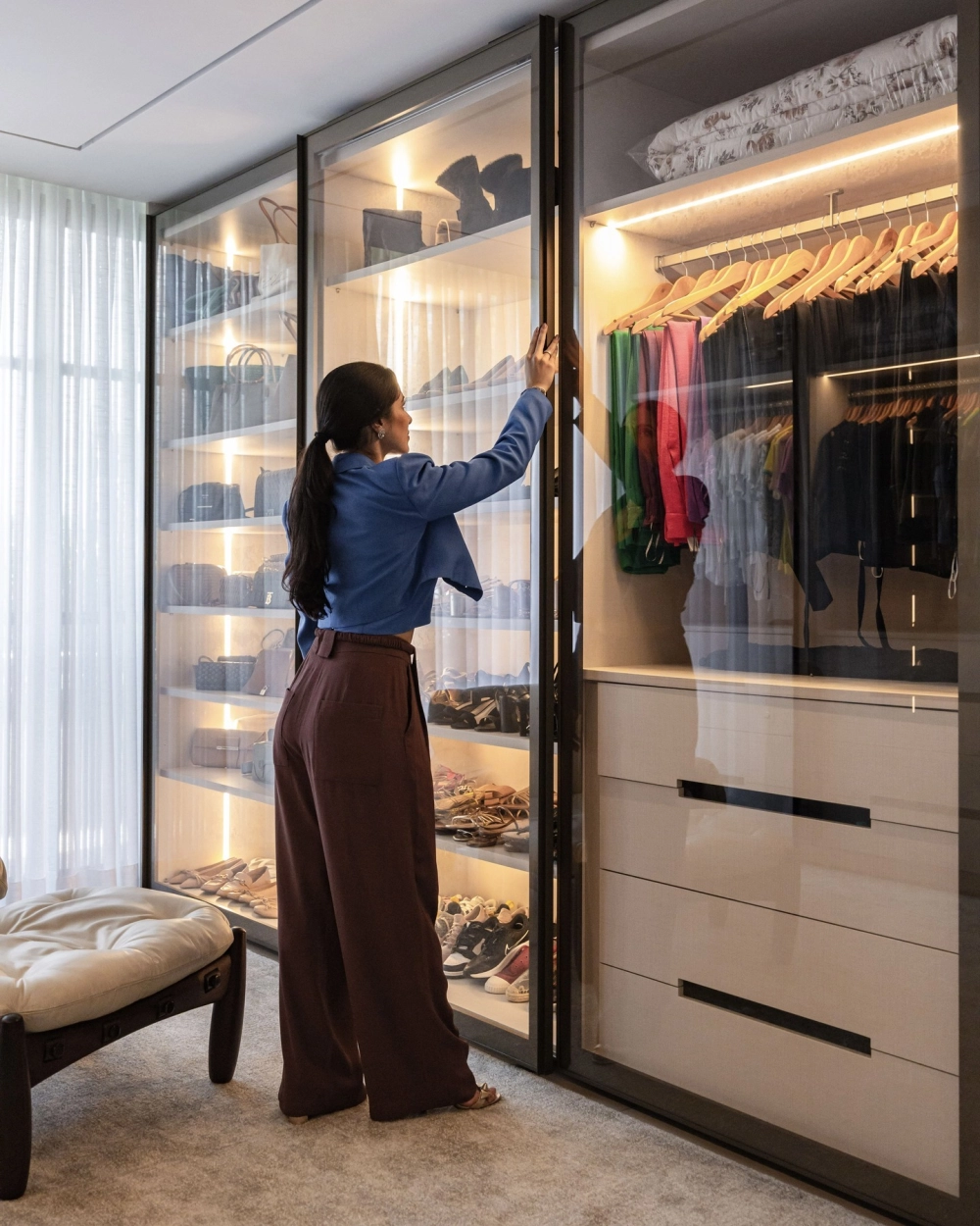 Tủ quần áo nhôm kính cánh mở hiện đại