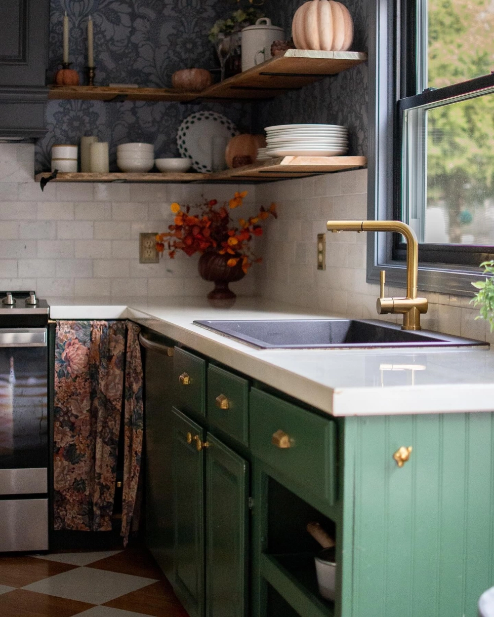 Kiểu dáng vòi rửa bát ngỗng cứng truyền thống