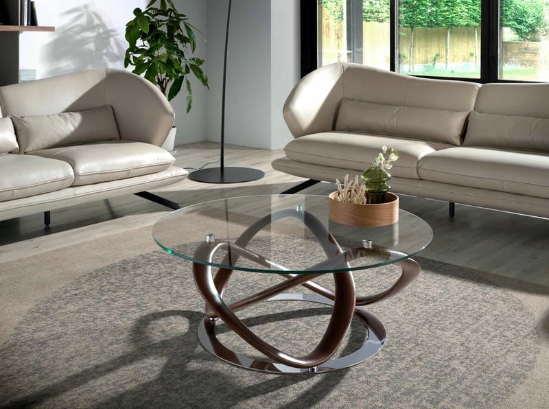 Bàn trà mặt kính phòng khách gọn gàng thanh lịch