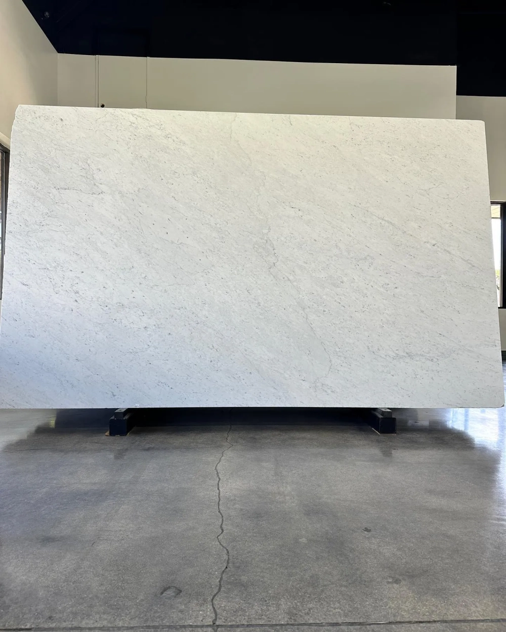 Mẫu đá trắng vân mây ốp bếp vân nhỏ li ti đầy tinh tế