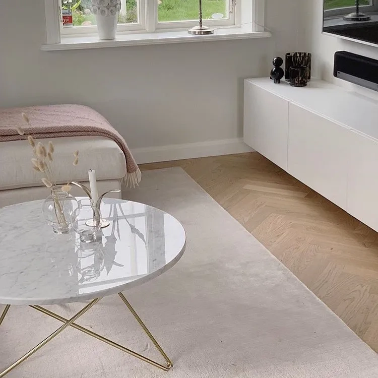 Hình ảnh thi công thực tế đá trắng vân mây ốp bếp tại biệt thự