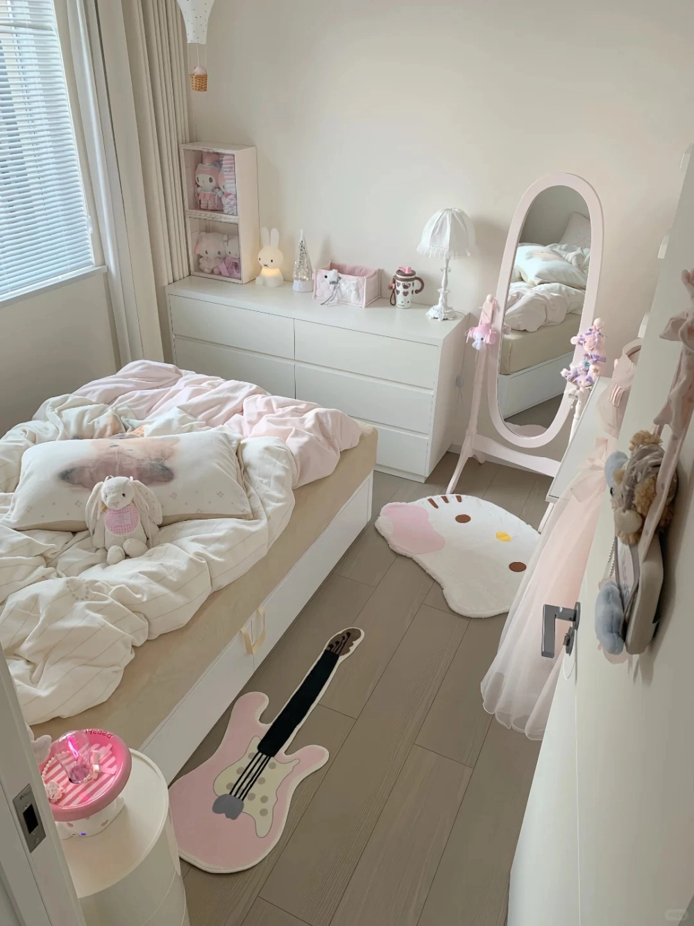 Mẫu giường bệt có ngăn kéo phong cách tối giản Nhật Bản