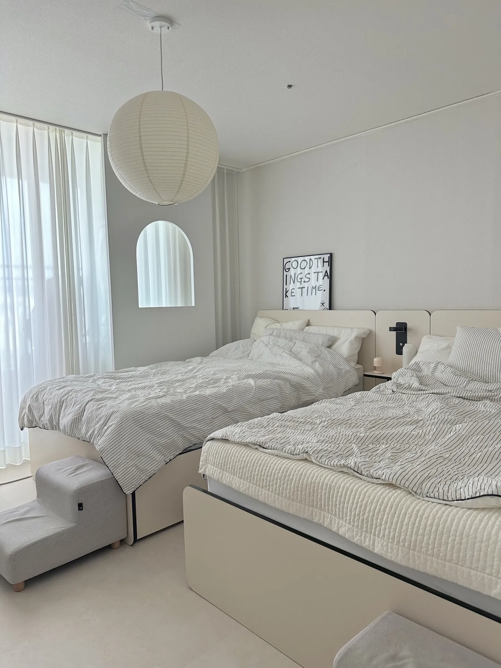 Thiết kế giường ngủ gỗ công nghiệp màu óc chó đẳng cấp