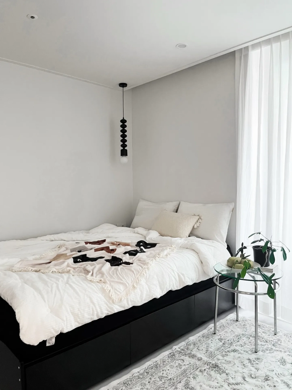 Thiết kế giường ngủ có ngăn kéo dưới gầm cho phòng ngủ chung cư