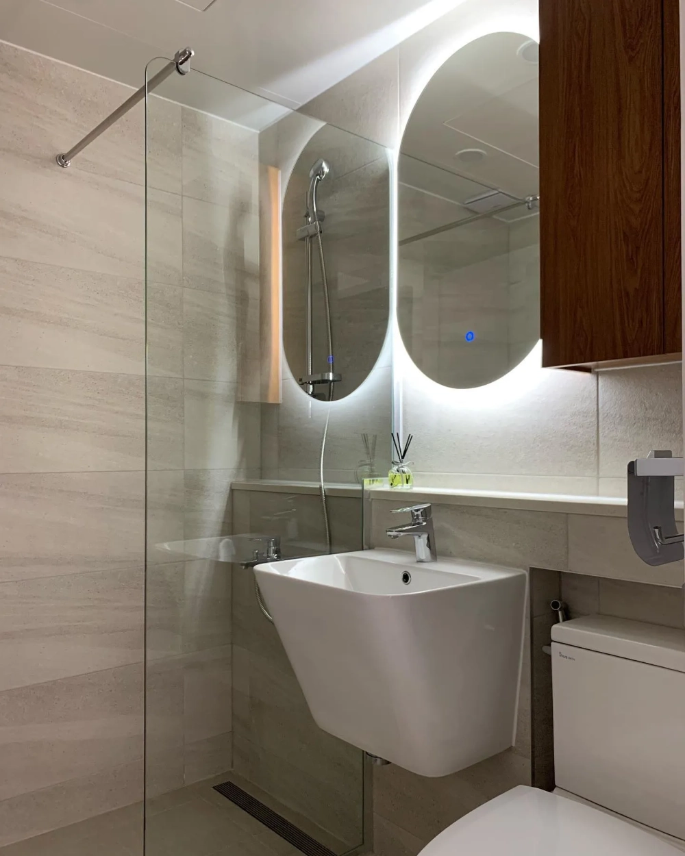 Quy trình lắp đặt gương led cảm ứng nhà tắm an toàn đúng kỹ thuật