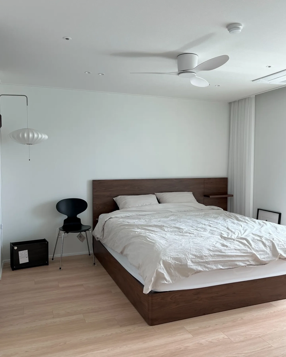 Không gian nghỉ ngơi đẳng cấp với bộ nội thất phòng ngủ master đồng bộ