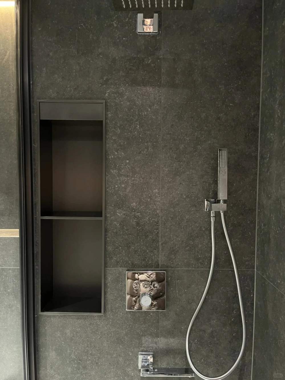 Phụ kiện nhà tắm inox 304 kệ âm tường giúp tối ưu diện tích